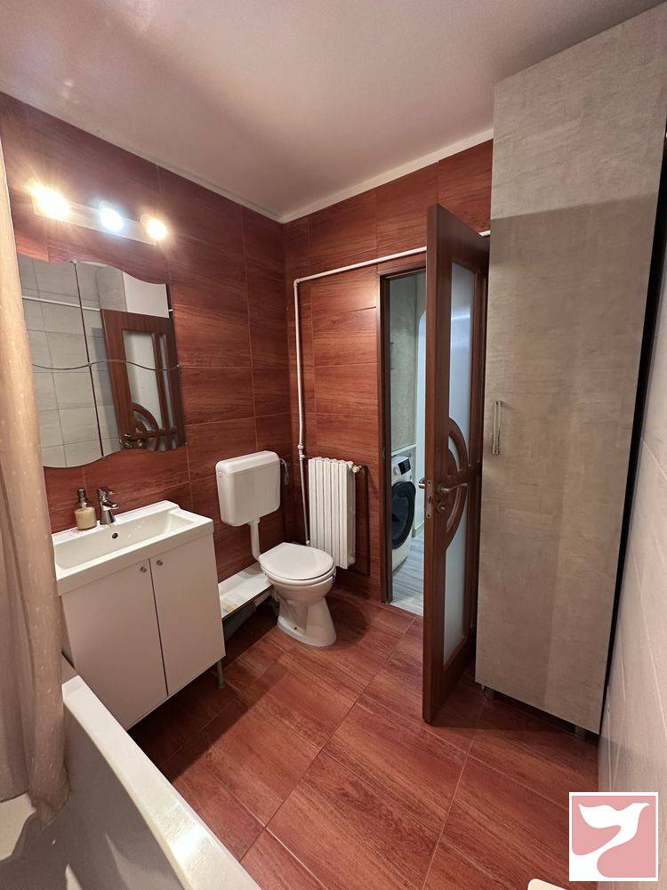 Vanzare apartament  3 CAMERE in Ploieşti, 68 mp