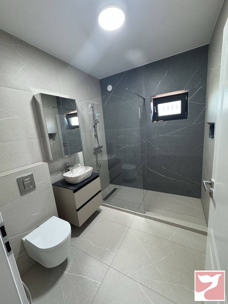 Inchiriere casa/vila  4 CAMERE in Craiova