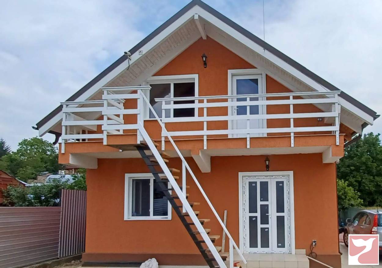 Vanzare casa/vila  3 CAMERE in Piatra-Neamţ, 180 mp