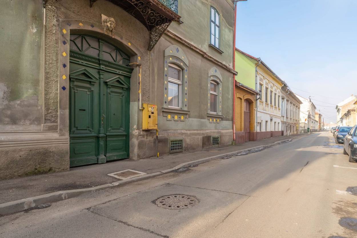 Vanzare apartament  4 CAMERE in Arad, Central, 144 mp